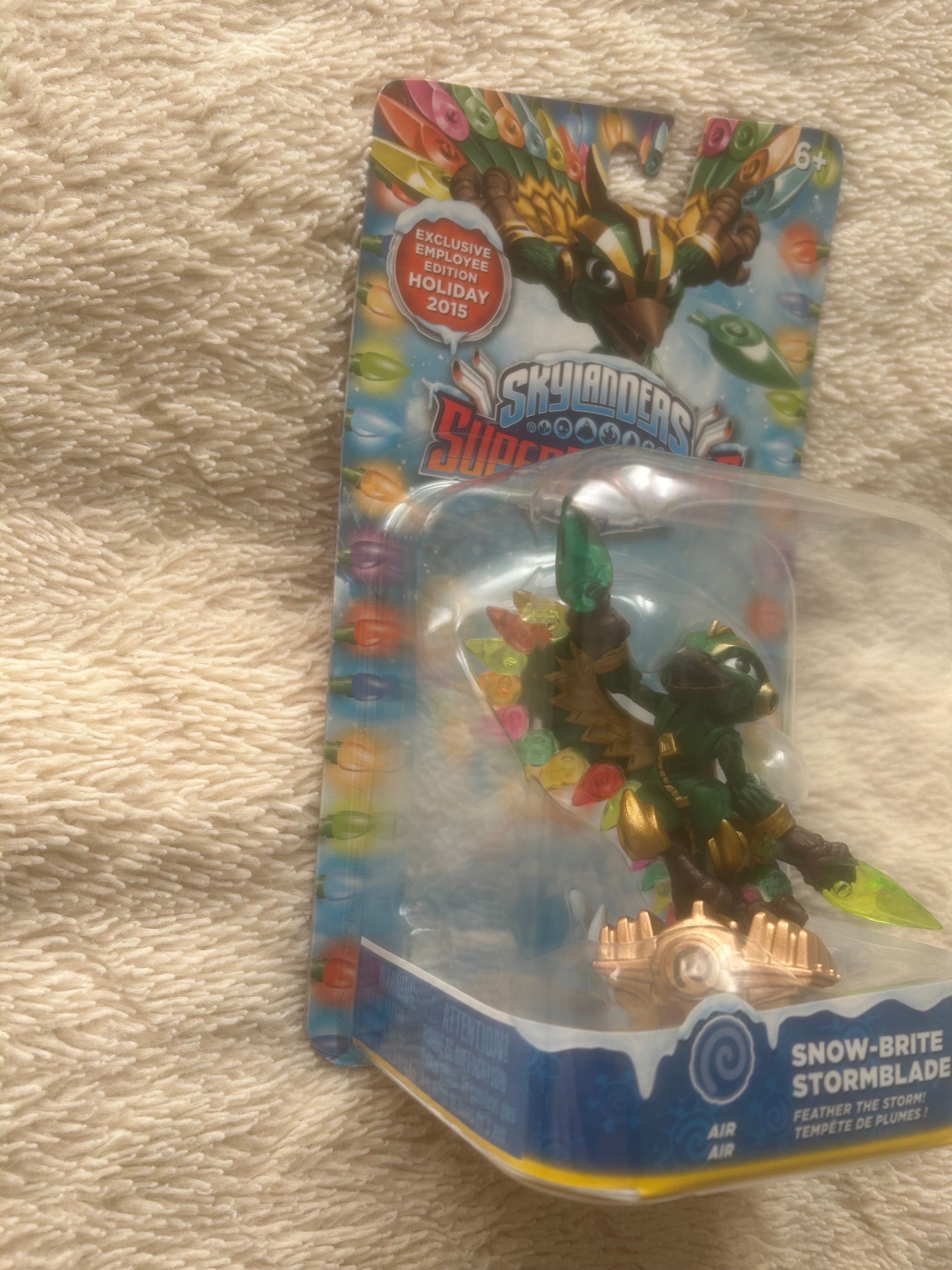 Skylanders Superchargers Rare Snow-Brite Stormblade Exclusive Employees Only Edition Chase Variant BNIB
