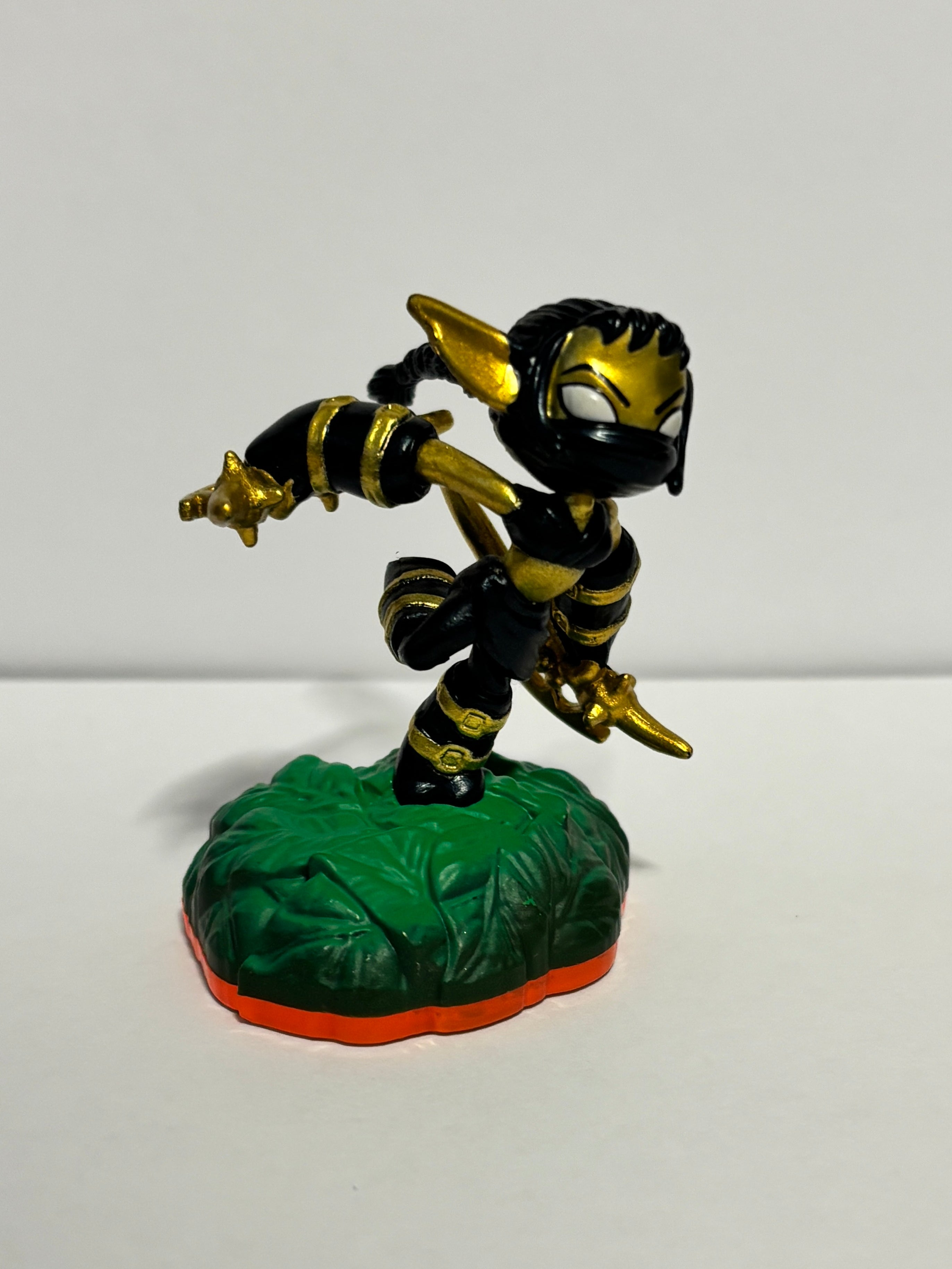 Skylanders Giants Legendary Stealth Elf