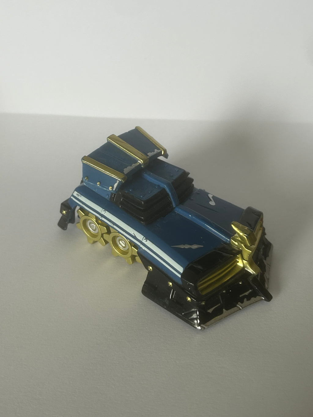 Skylanders Superchargers Shield Striker