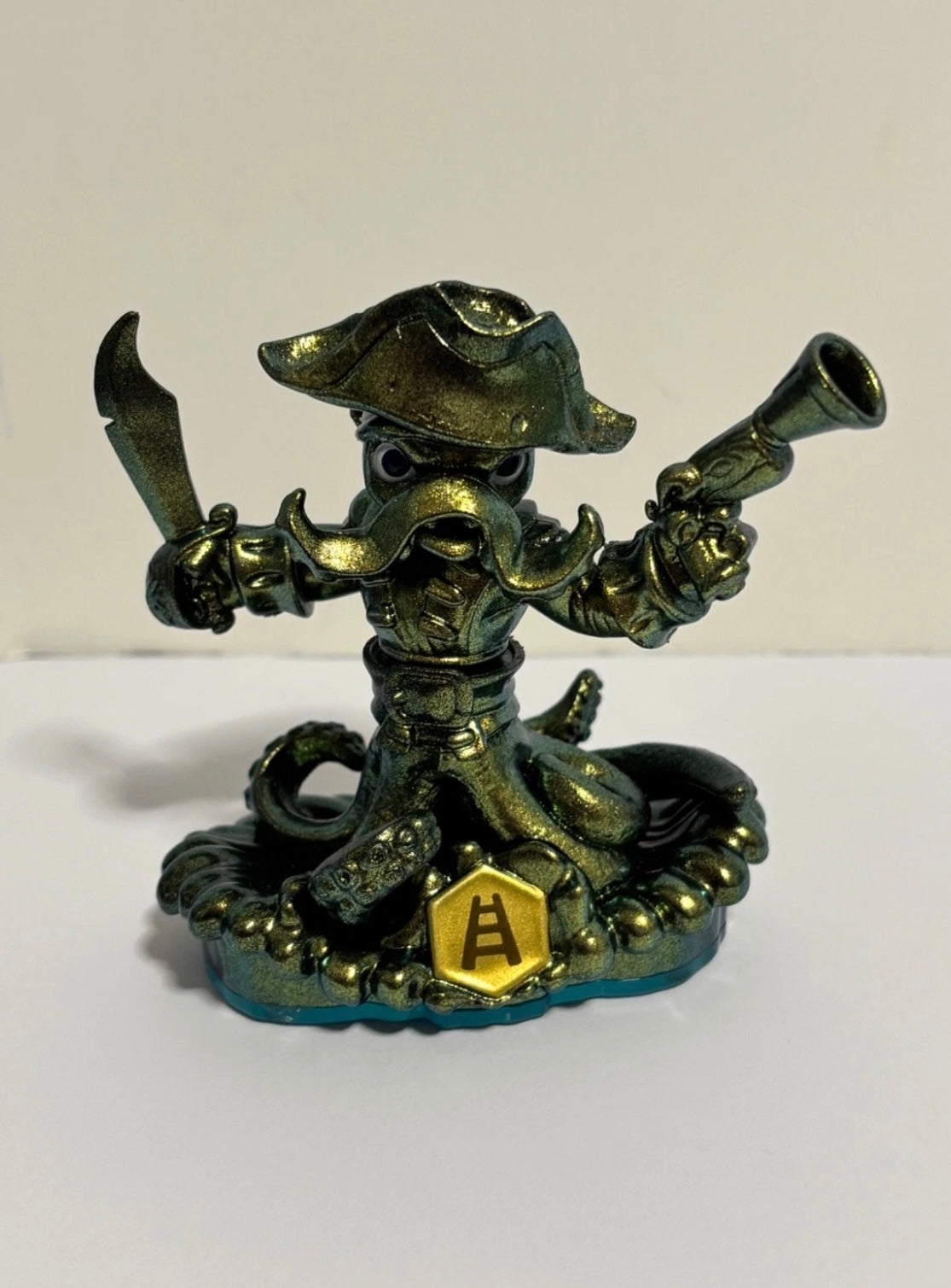 Skylanders Swap Force Figure Metallic Gold Green Wash Buckler Water Element