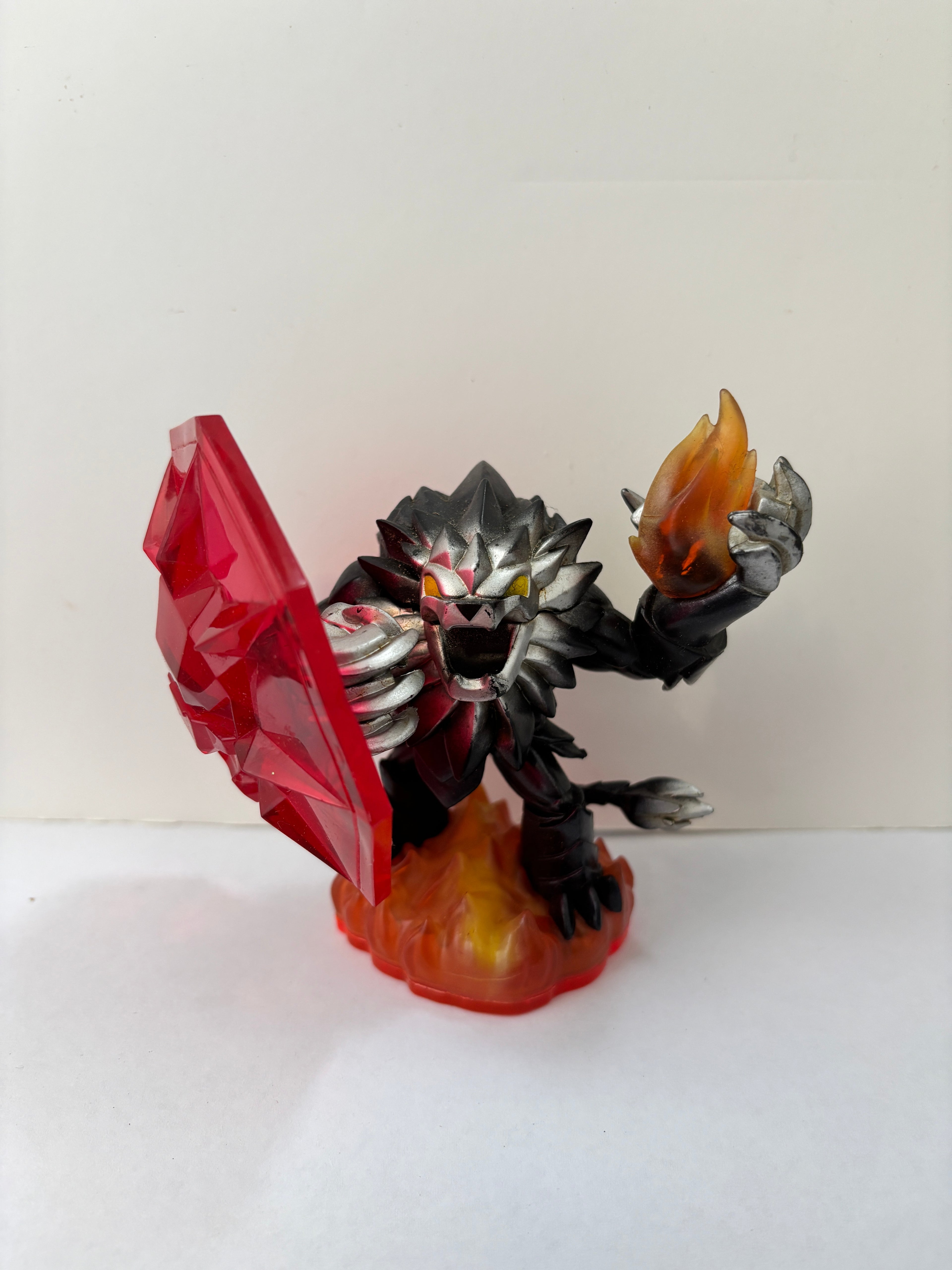 Skylanders Dark Wildfire Trap Team Figure