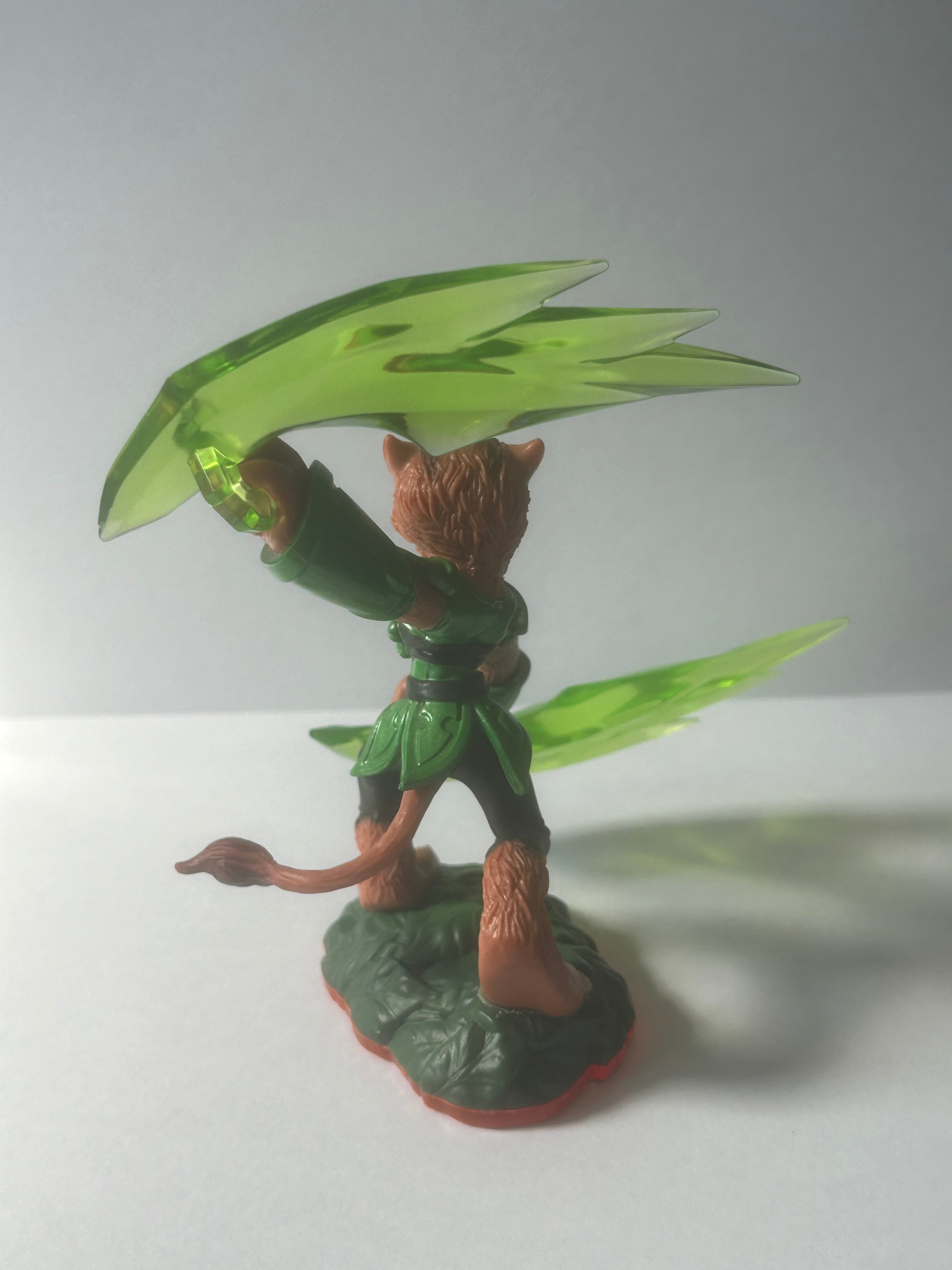 Skylanders Tuff Luck Trap Team Figure