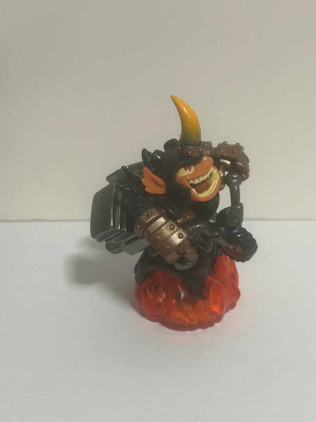 Skylanders Hog Wild Fryno Trap Team Figure