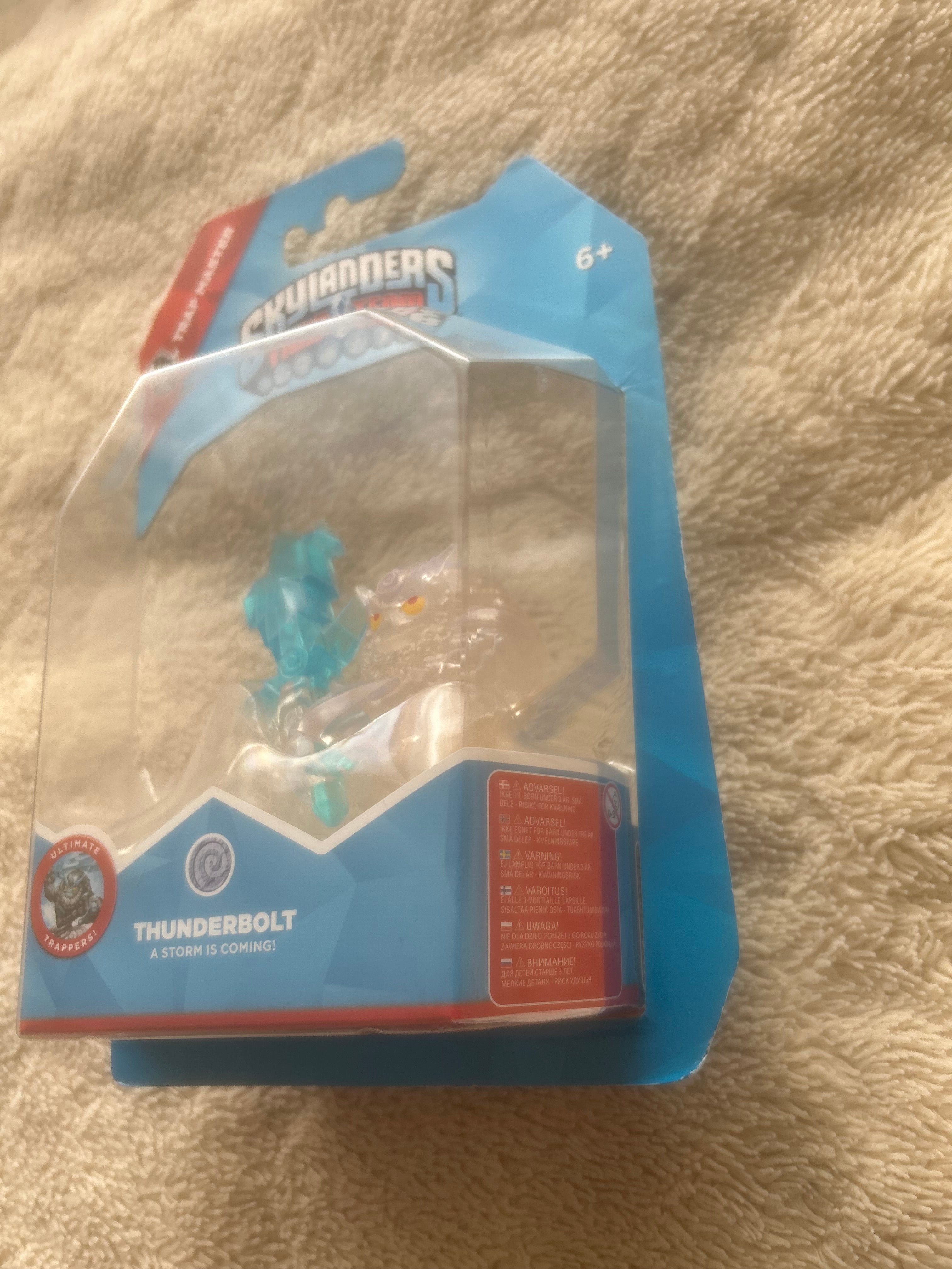 Skylanders Trap Team Rare Crystal Clear Thunderbolt Chase Varient BNIB
