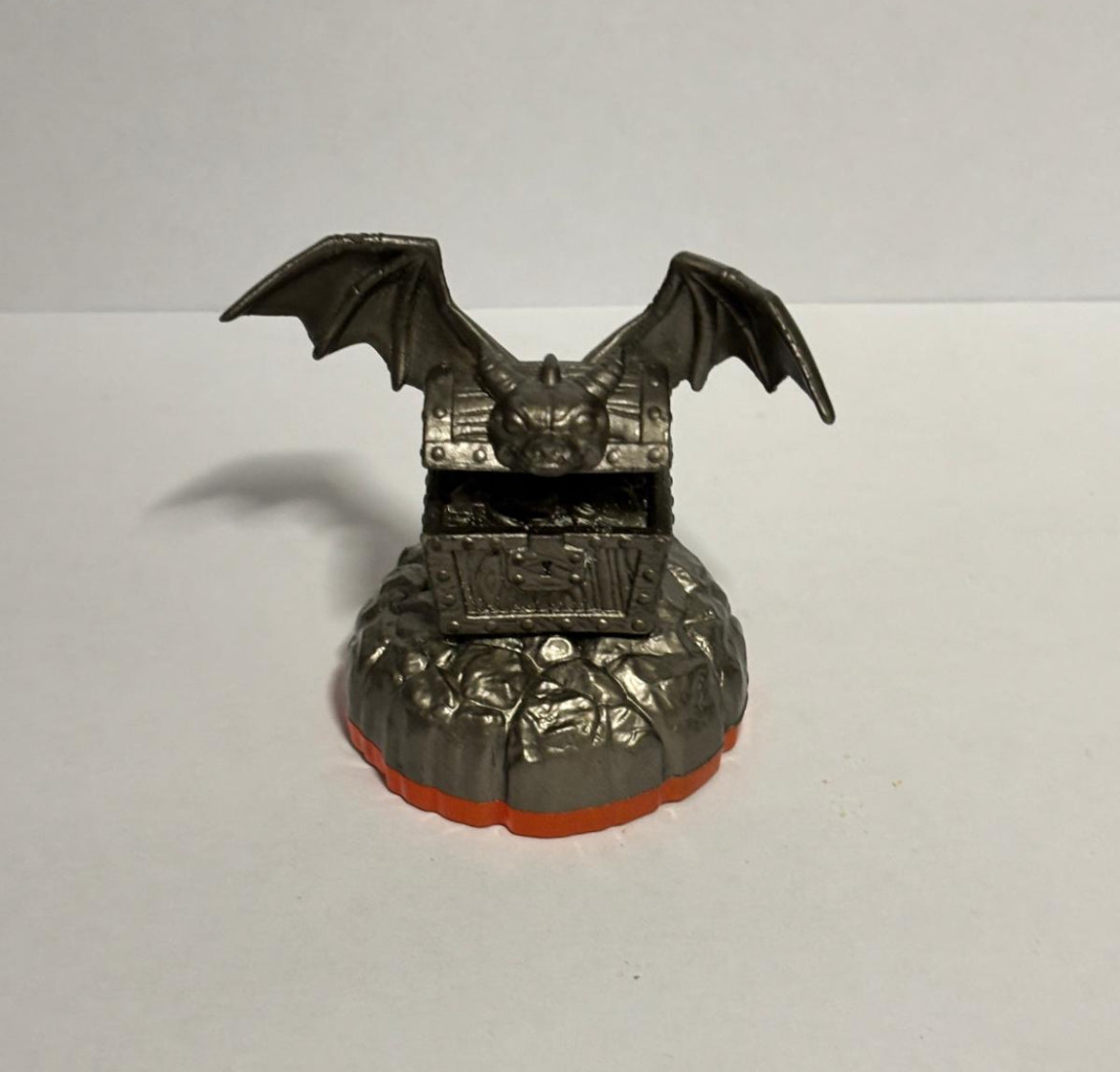 Skylanders Giants Platinum Treasure Chest