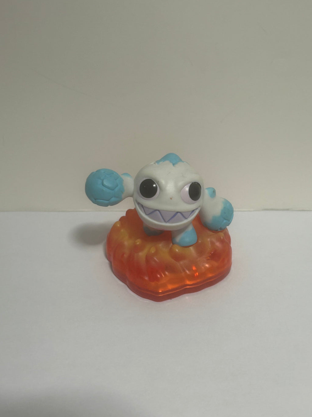 Skylanders Mini Eggsellent Weeruptor Trap Team Figure