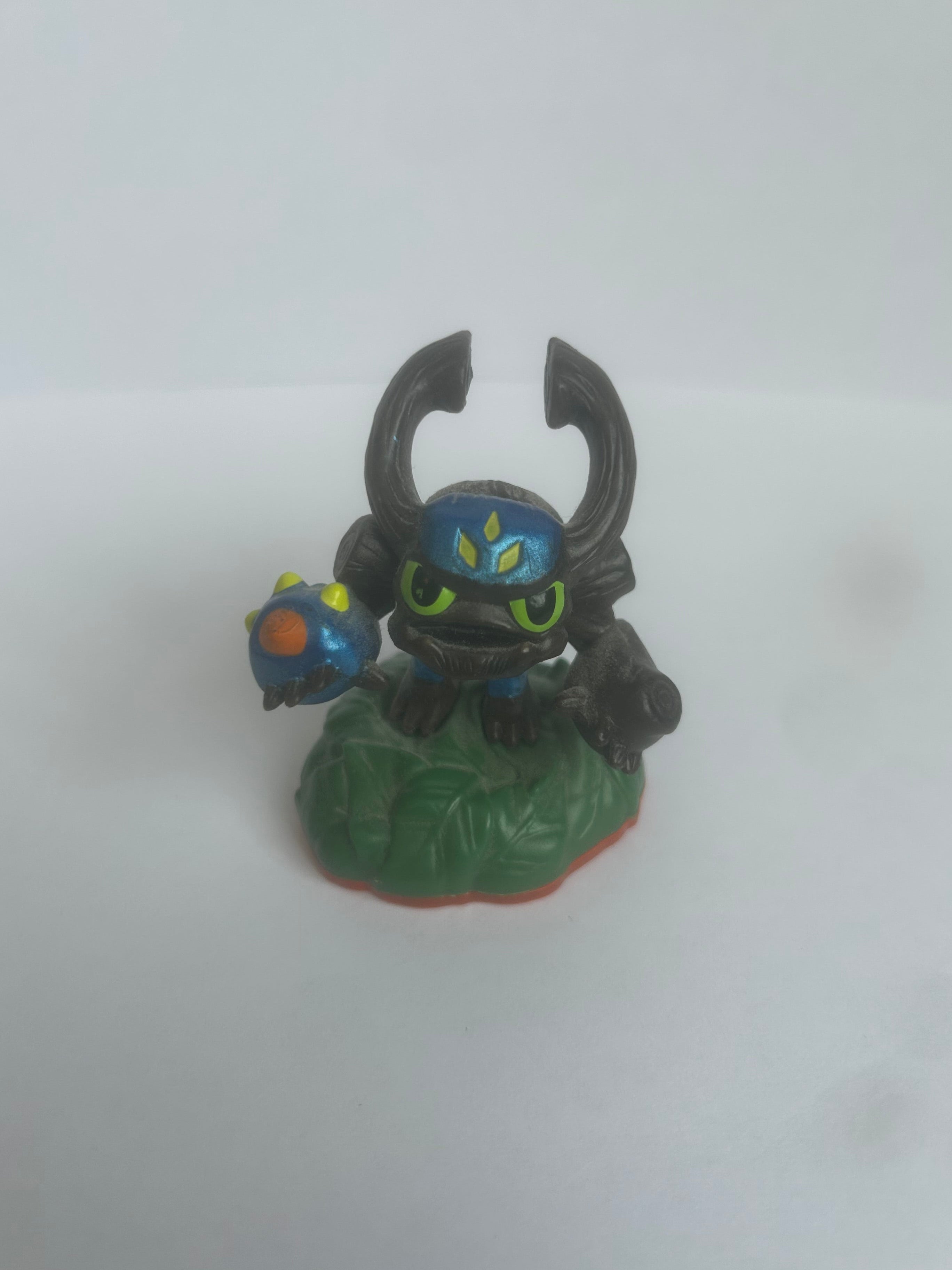 Skylanders Gnarly Barkley Trap Team Mini Figure