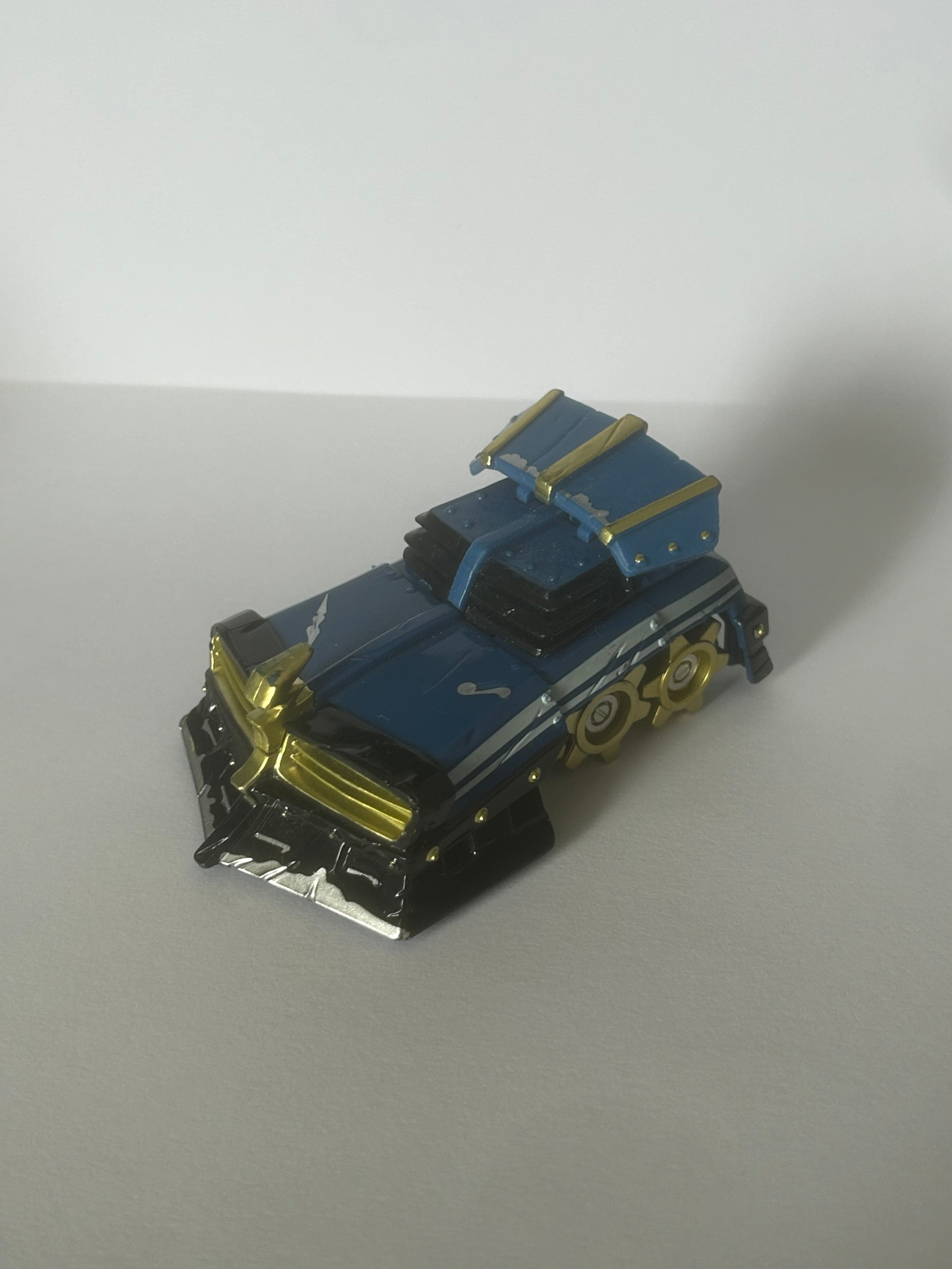 Skylanders Superchargers Shield Striker
